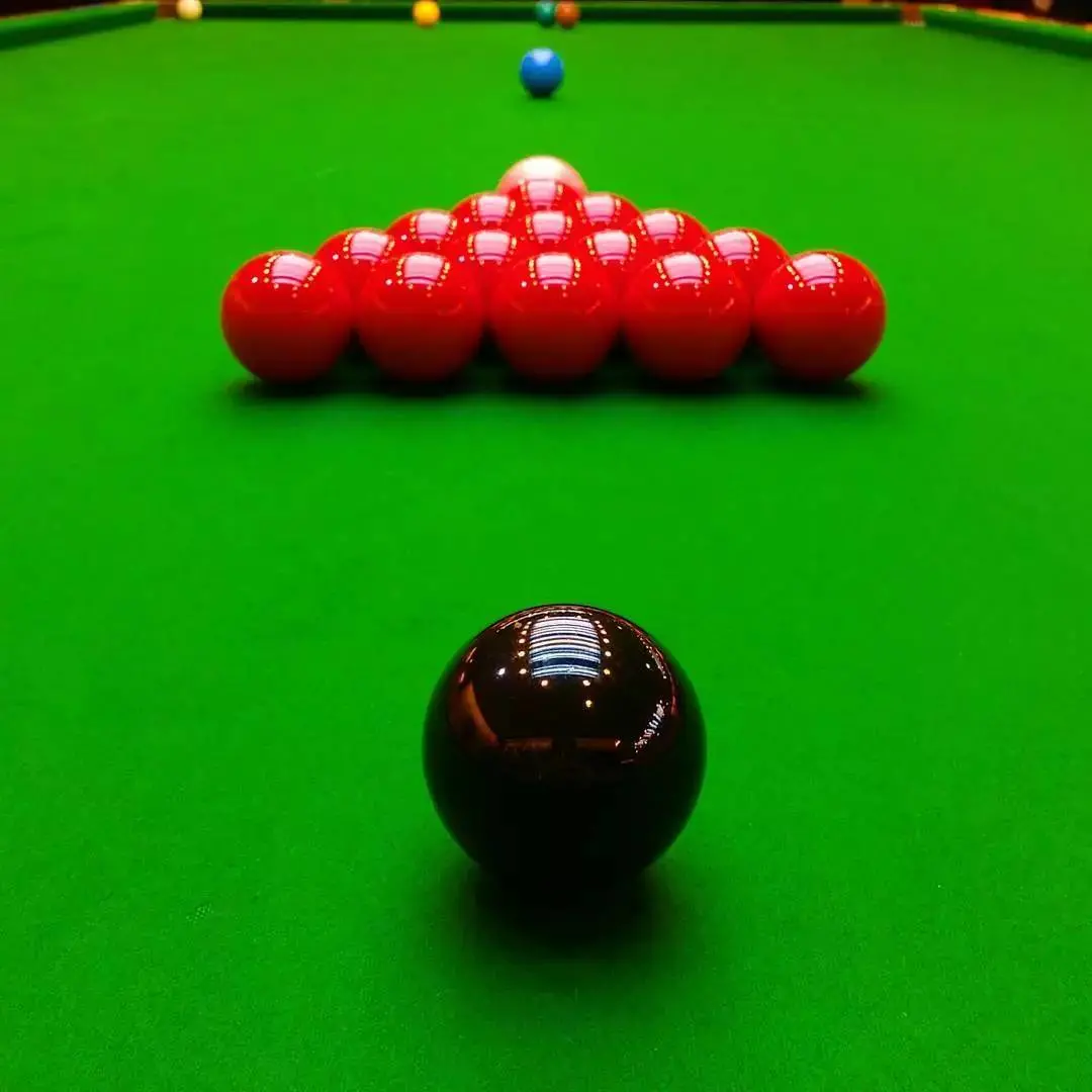 斯佳辉VS王信仲：2023斯诺克武汉公开赛巅峰对决，谁将问鼎冠军？